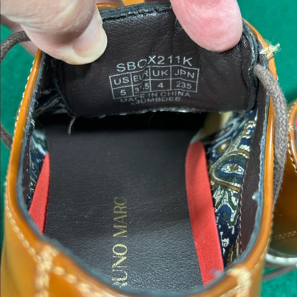 Bruno Marc dress shoes size 5 caramel color brown strings original like new